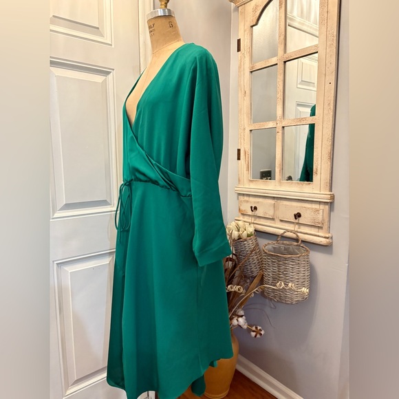Cushnie Asymmetrical Long Sleeve Tie Front Wrap Style Green Dress 18W Elegant - Picture 4 of 7